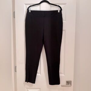 NWOT Kelly by Clinton Kelly black capris with zip hems- medium